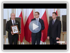 IPNtv: Uroczystość wręczenia not identyfikacyjnych członkom rodzin ofiar totalitaryzmów